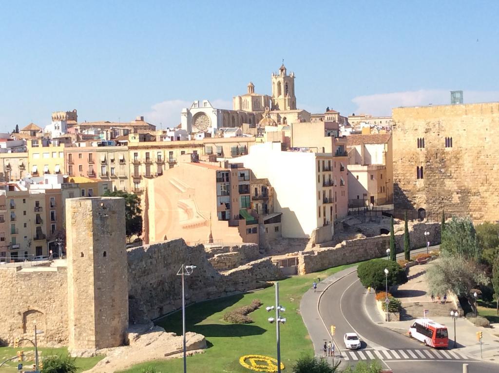 Tarragona Suites Mediona 外观 照片