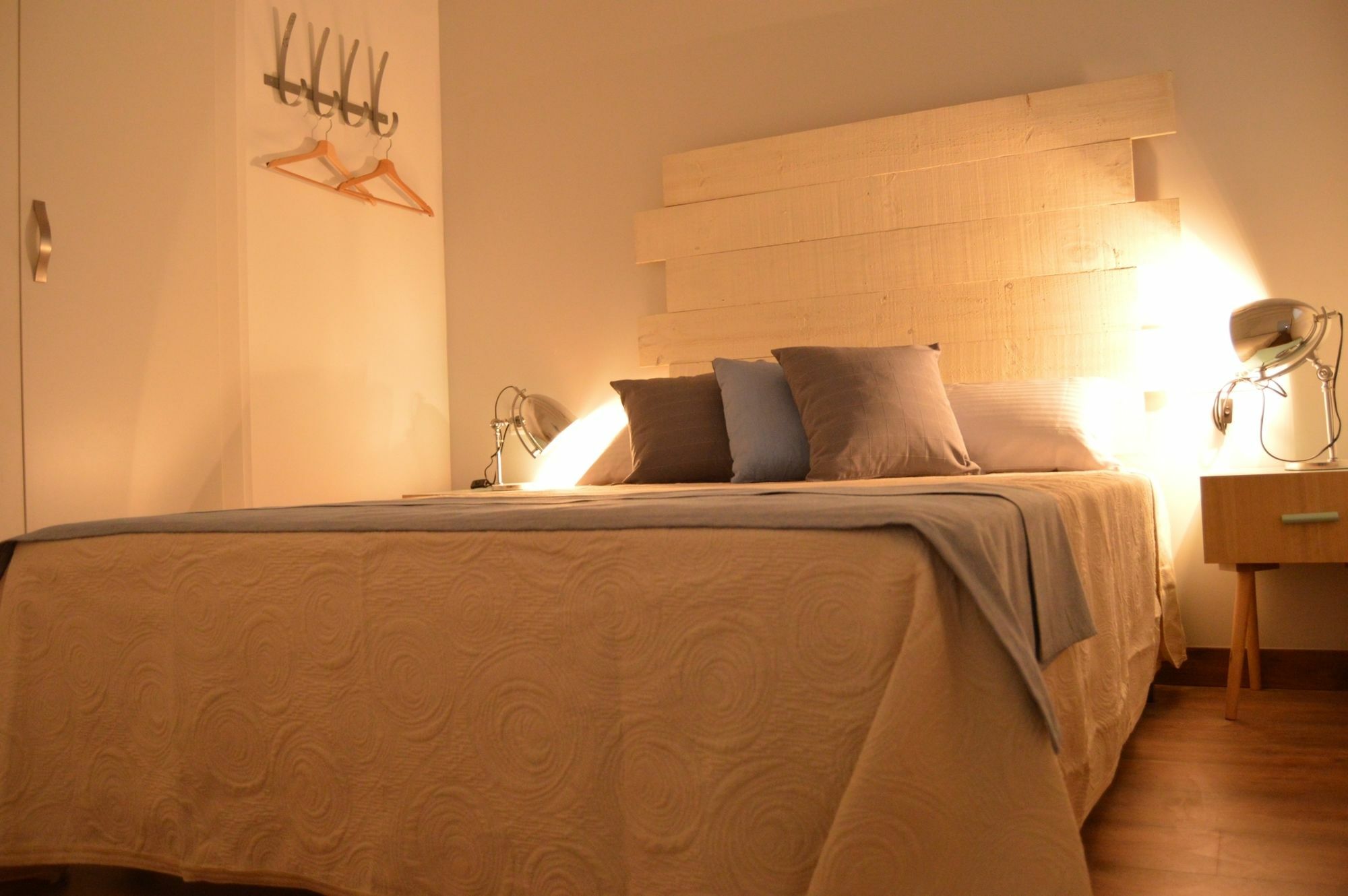 Tarragona Suites Mediona 外观 照片