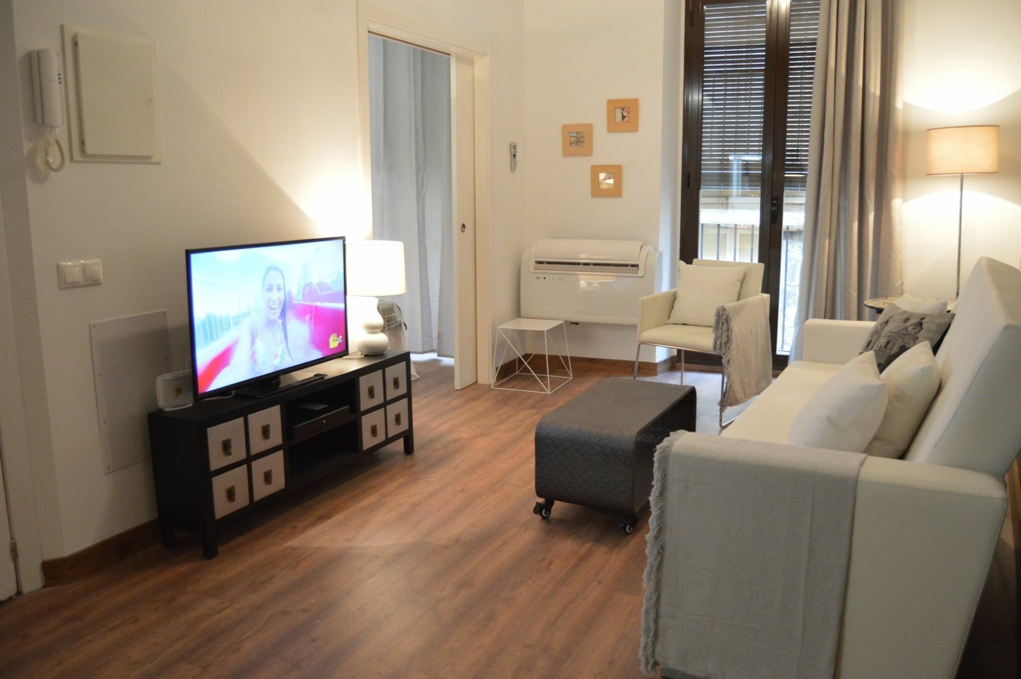 Tarragona Suites Mediona 外观 照片