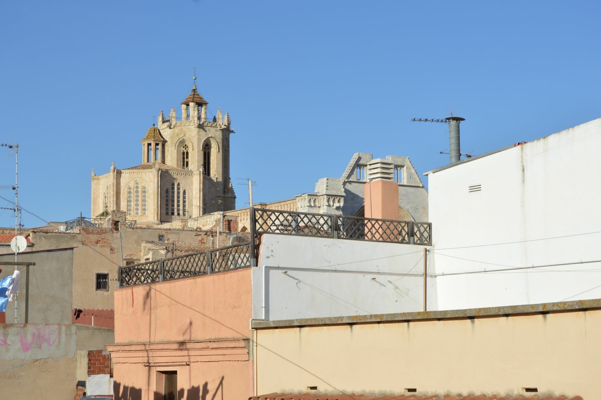 Tarragona Suites Mediona 外观 照片