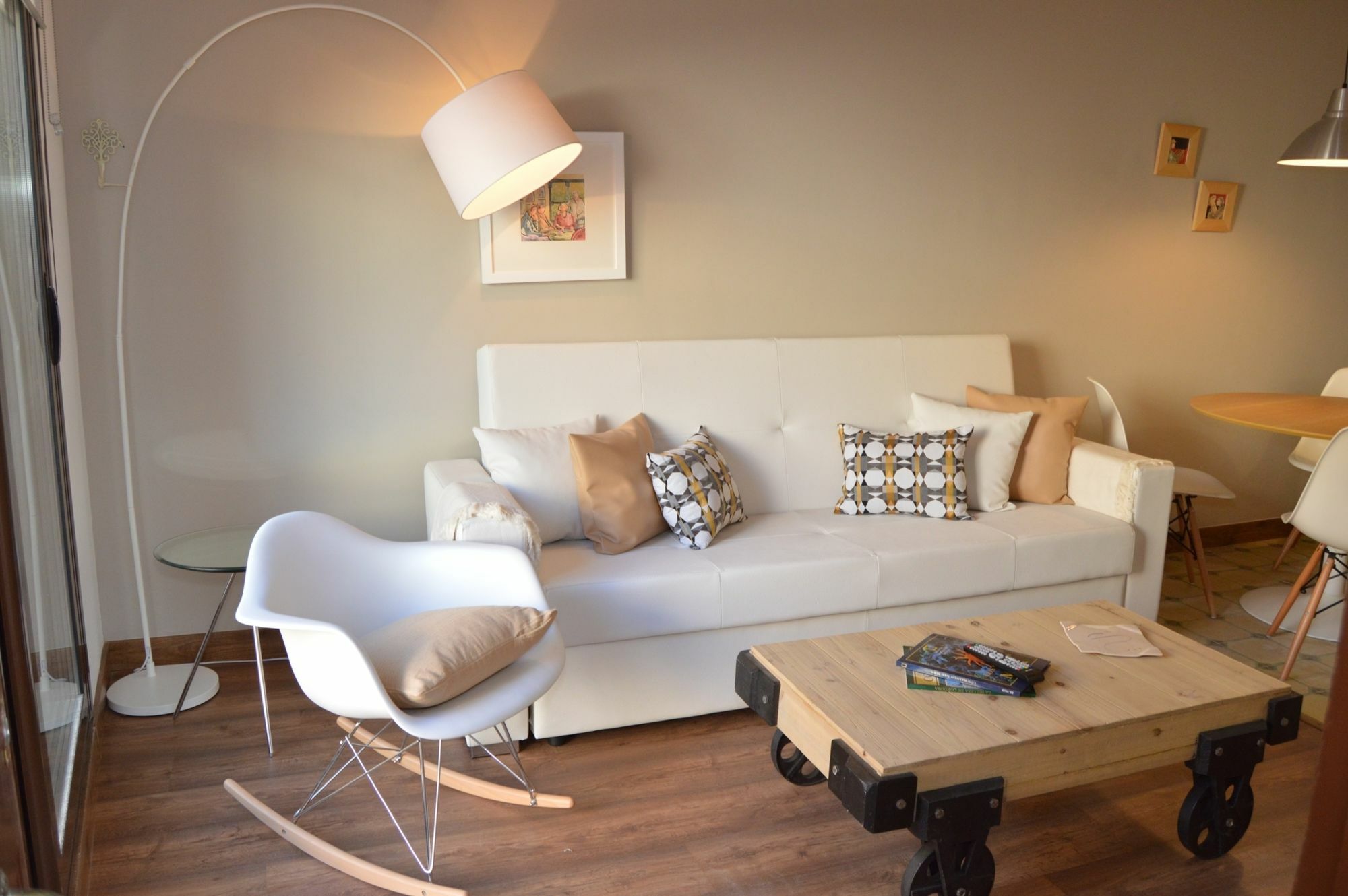 Tarragona Suites Mediona 外观 照片