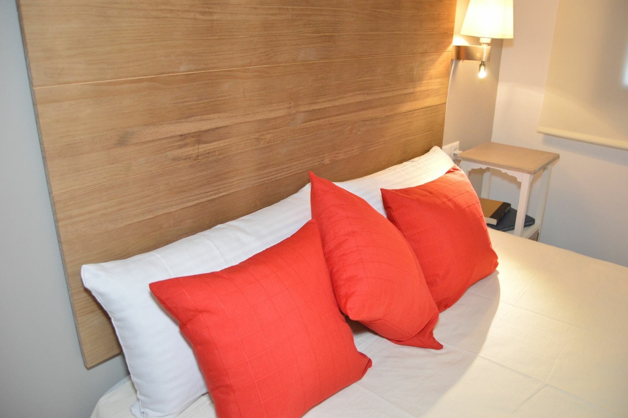 Tarragona Suites Mediona 外观 照片