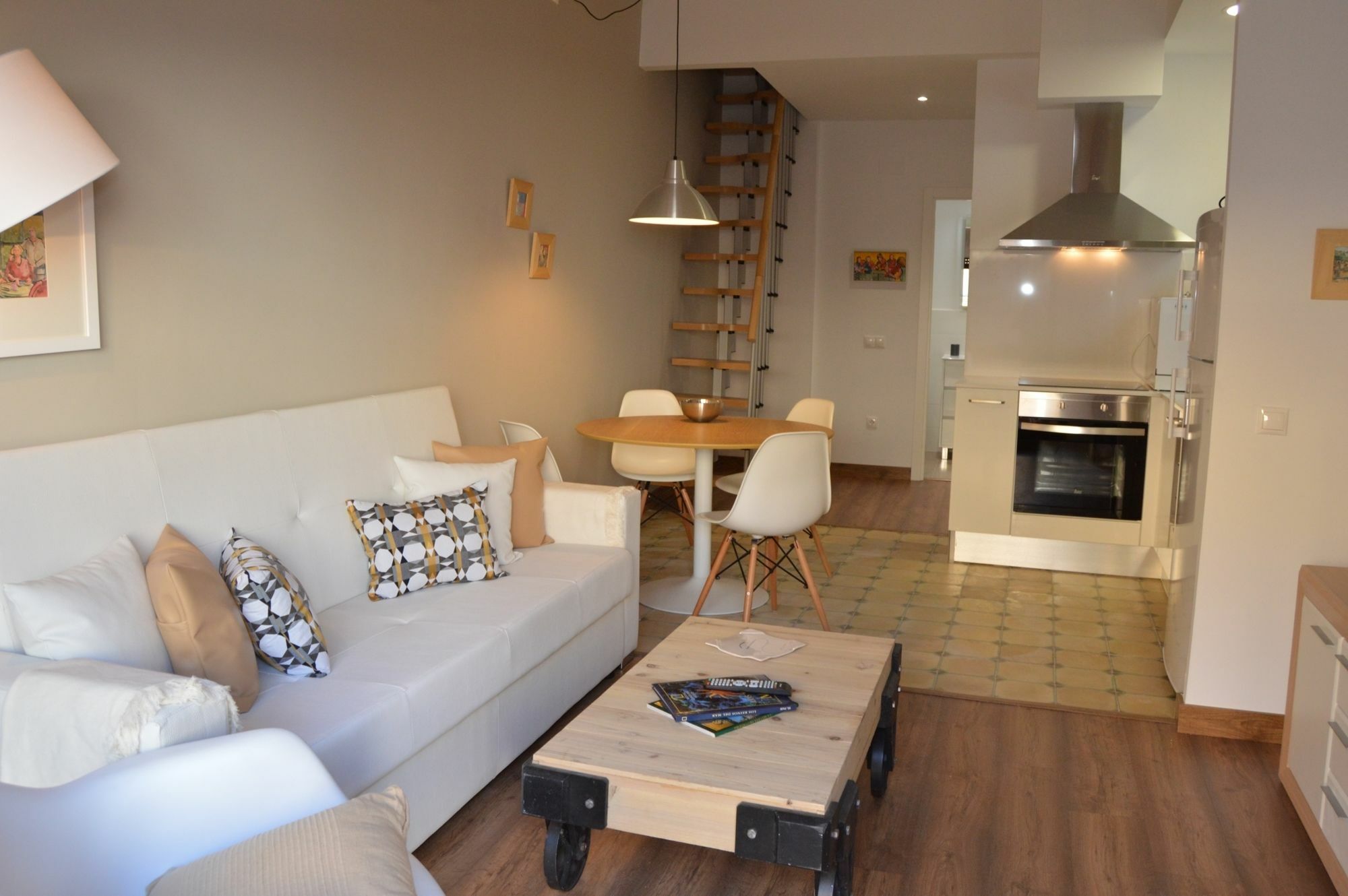 Tarragona Suites Mediona 外观 照片